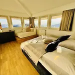 Berringer, Captainsroom, Direkt An Der Promenade Rostock