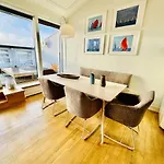 Berringer, Captainsroom, Direkt An Der Promenade Apartment Rostock