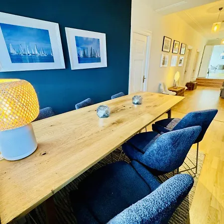Apartment Berringer, Captainsroom, Direkt An Der Promenade Rostock