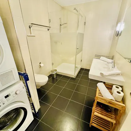 Berringer, Captainsroom, Direkt An Der Promenade * Rostock