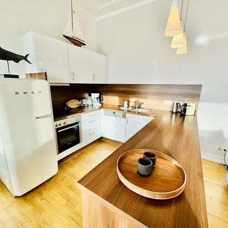 Berringer, Captainsroom, Direkt An Der Promenade *